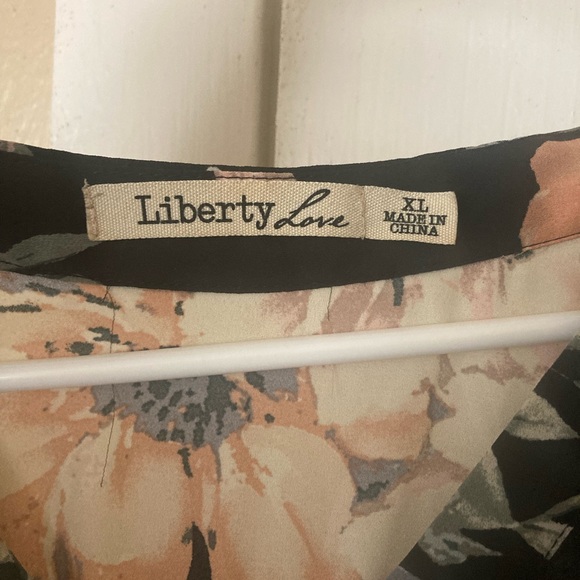 Women’s black with floral pattern blouse - Picture 3 of 6